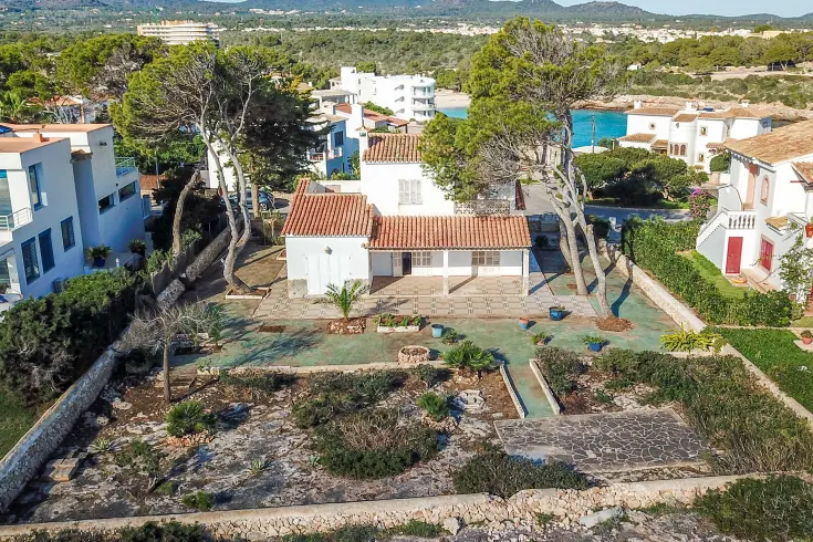 Grundstück-mit-Meerblick-Portocolom